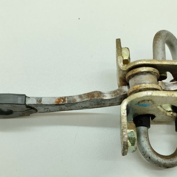 Limitador Porta Dianteira Direita Fiat Strada Working 2002