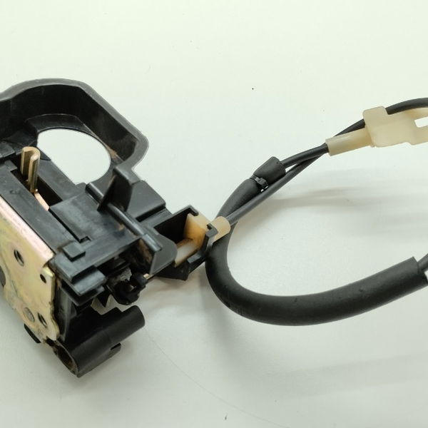 Fechadura Porta Dianteira Direita Fiat Strada Working 2002