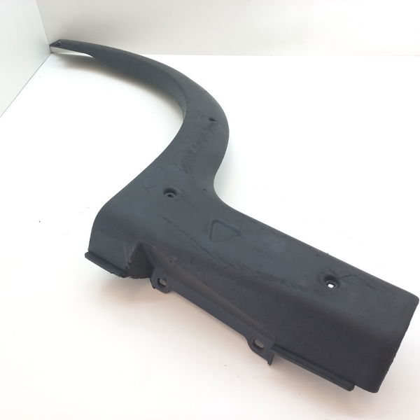 Moldura Paralama Traseiro Direito Com Detalhe  Strada 2002