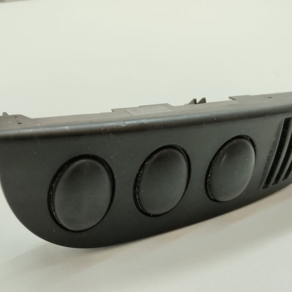 Moldura Botão Esquerdo Falso Citroen C3 1.6 2004