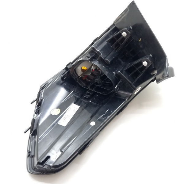 Lanterna Traseira Esquerda C/detalhe Vw Nivus Tsi 1.0 2021