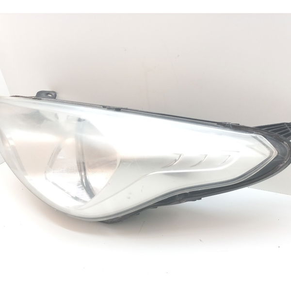 Farol Esquerdo Pequeno Detalhe Ford Ka Se 1.0 2015