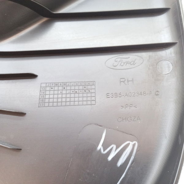 Acabamento Inferior Dianteiro Direito Ford Ka Se 1.0 2015