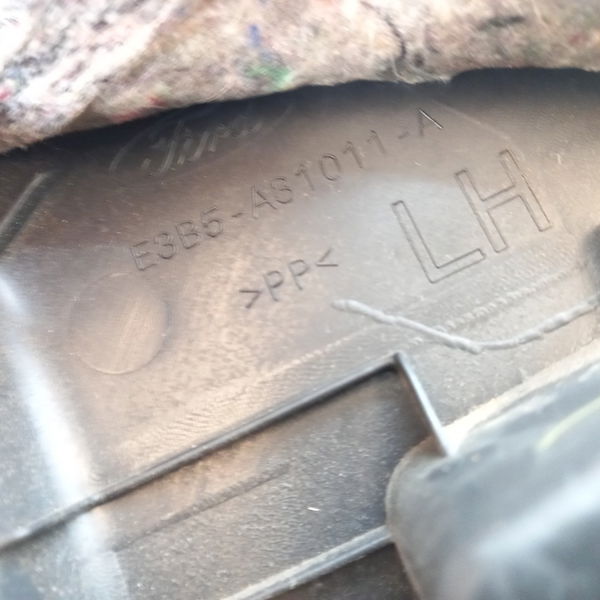 Acabamento Coluna Traseira Esquerda Ford Ka Se 1.0 2015
