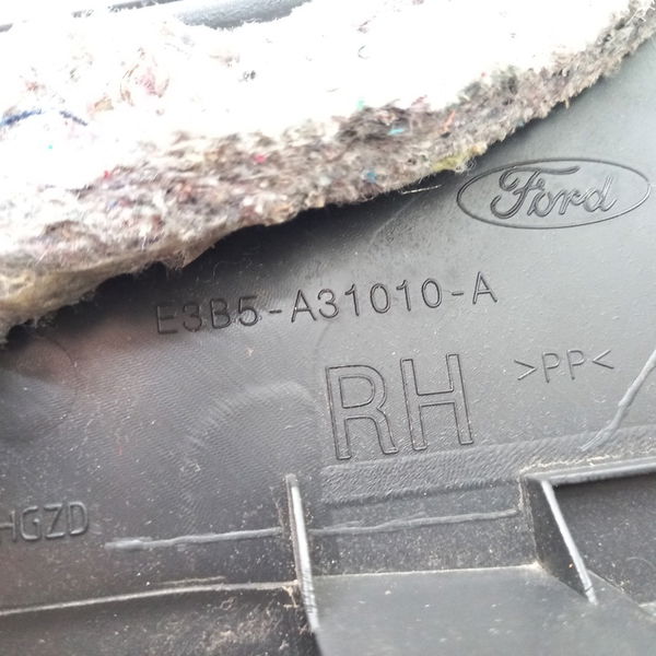 Acabamento Coluna Traseira Direita Ford Ka Se 1.0 2015