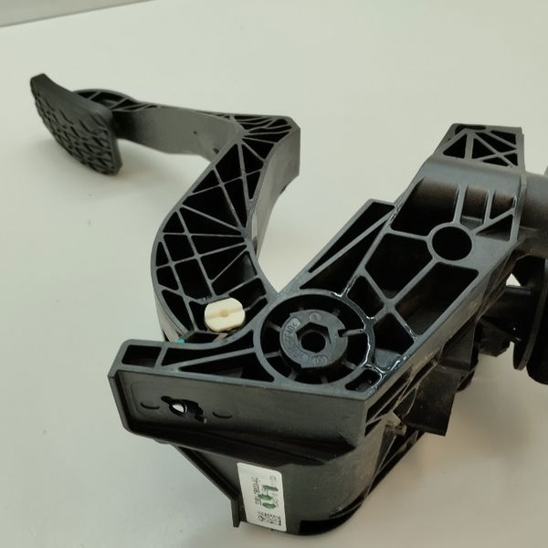Pedal Da Embreagem Com Detalhe Ford Ka Se 1.0 2015