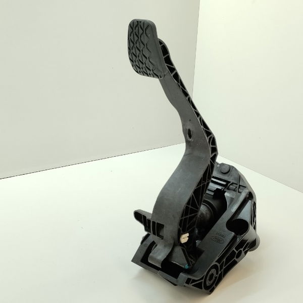 Pedal Da Embreagem Com Detalhe Ford Ka Se 1.0 2015