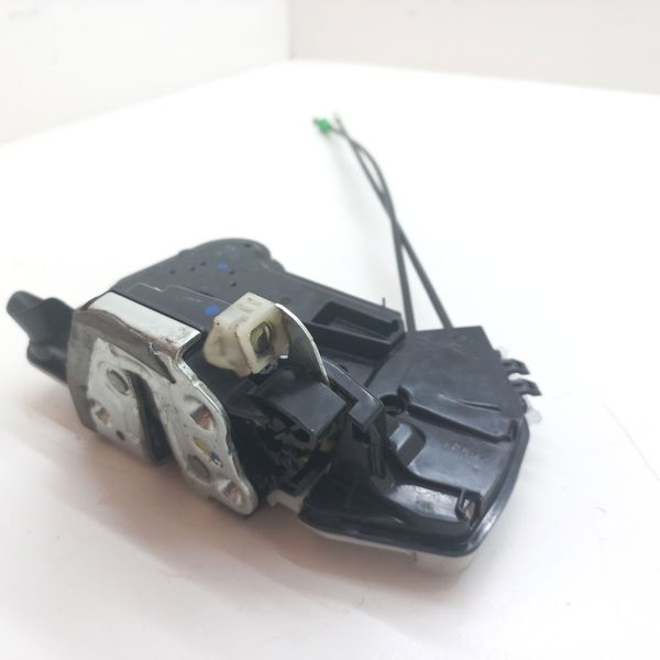 Fechadura Da Porta Dianteira Direita Corolla 1.8 2016