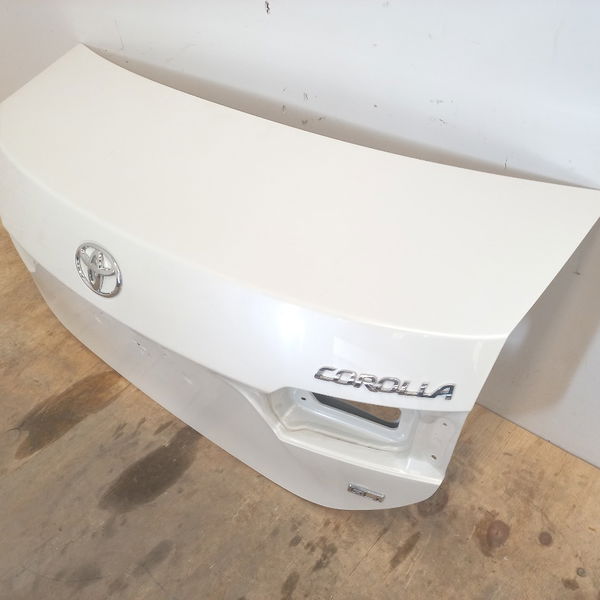 Tampa Traseira Toyota Corolla 1.8 Gli 2016