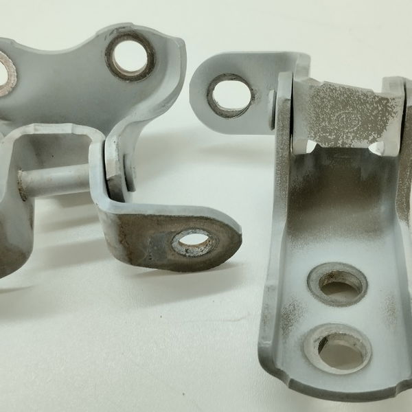 Dobradiça Porta Dianteira Direita Corolla Gli 1.8 2016
