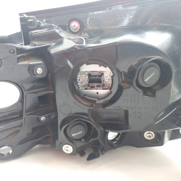 Lanterna Traseira Esquerda Toyota Hilux Sw4 2021