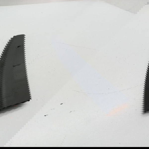 Moldura Da Lanterna Traseira Esquerda Vw Saveiro 1.6 2021