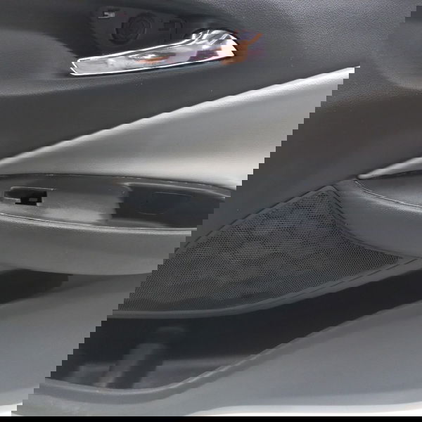 Forro Porta Dianteira Direita Chevrolet Onix Turbo 2023