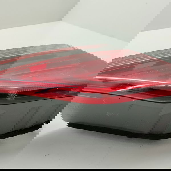 Lanterna Tampa Traseira Esquerda Hyundai Hb20 Comf 2019