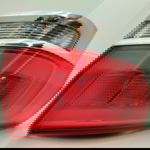 Lanterna Traseira Esquerda Jeep Grand Cherokee 3.0 2015