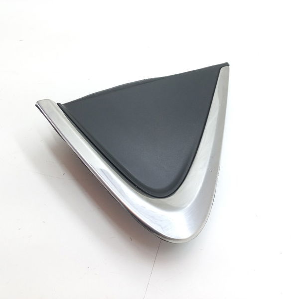 Moldura Externa Traseira Esquerda Gm Onix Turbo 1.0 2023