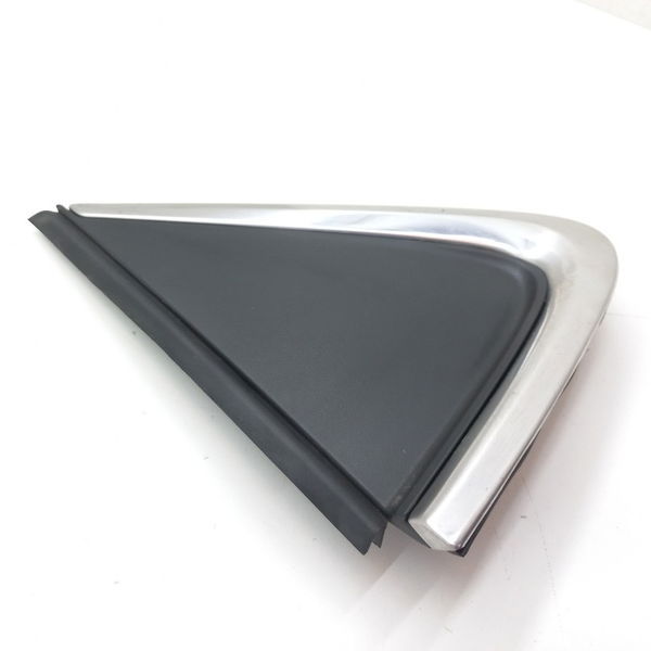 Moldura Externa Traseira Esquerda Gm Onix Turbo 1.0 2023