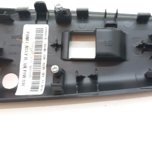 Moldura Botão Vidro Traseiro Direito Honda Wrv Ex 1.5 2021