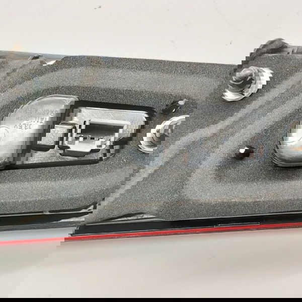 Lanterna Tampa Traseira Esquerda Com Detalhe Honda Wrv 2021
