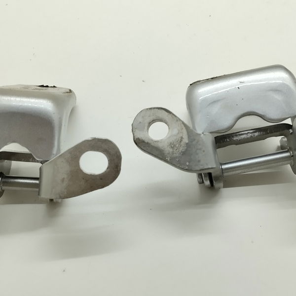 Dobradiça Da Porta Traseira Esquerda Honda Wrv Ex 1.5 2021