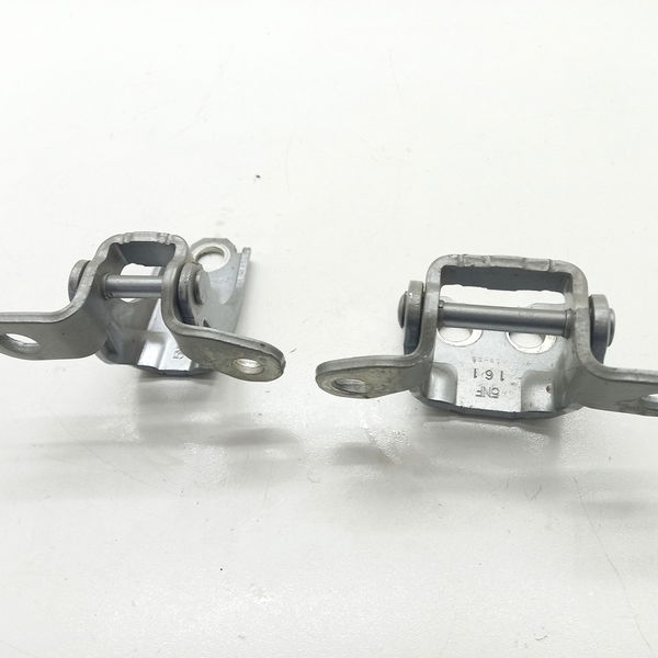Dobradiça Da Porta Dianteira Esquerda Honda Wrv Ex 1.5 2021
