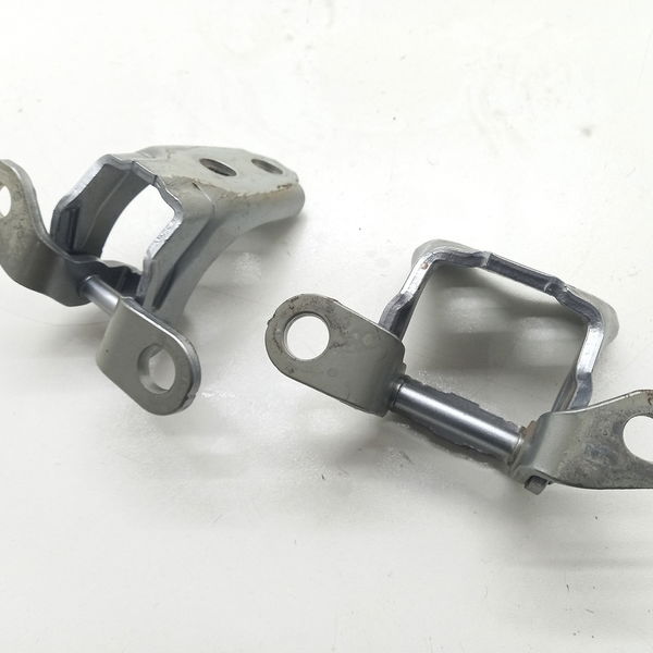 Dobradiça Da Porta Dianteira Esquerda Honda Wrv Ex 1.5 2021