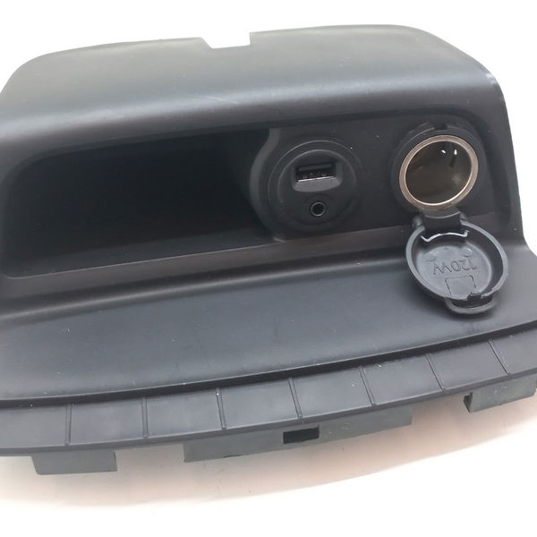 Acabamento Tomada Usb Do Painel Peugeot Griffe 1.6 2008 2016