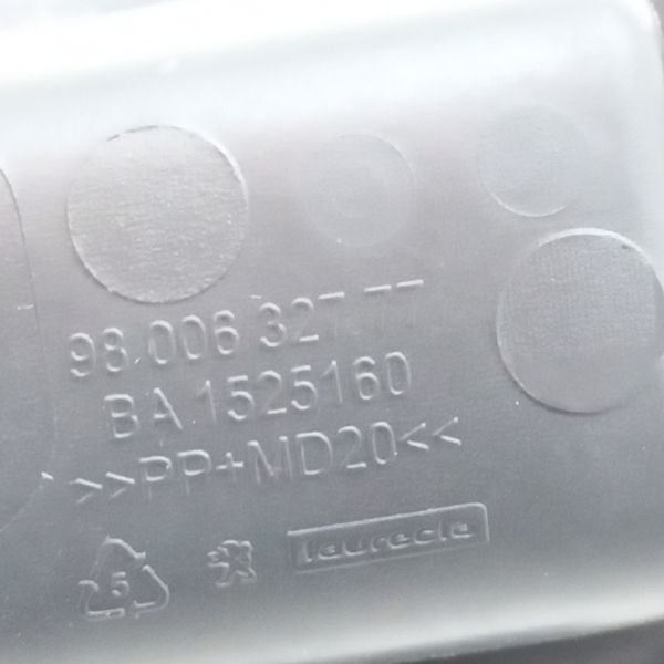 Acabamento Tomada Usb Do Painel Peugeot Griffe 1.6 2008 2016