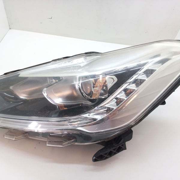 Farol Esquerdo Com Xenon Com Detalhe Citroen Ds5 2013 2016
