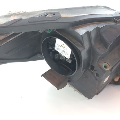 Farol Esquerdo Com Xenon Com Detalhe Citroen Ds5 2013 2016