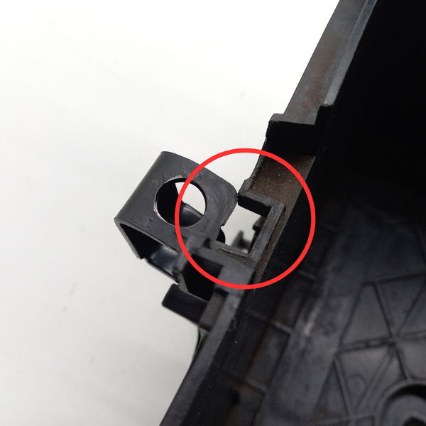 Caixa Suporte Da Bateria C/detalhe Renault Fluence 2.0 2014