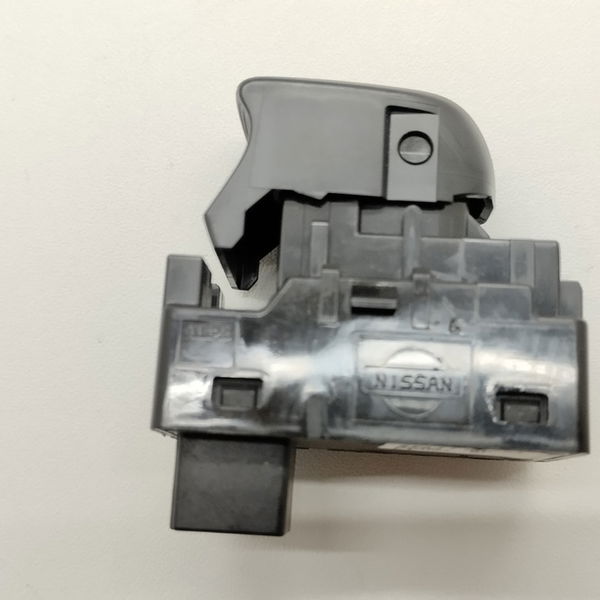 Botão Comando Vidro Dianteiro Direito Nissan Kicks 1.6 2022