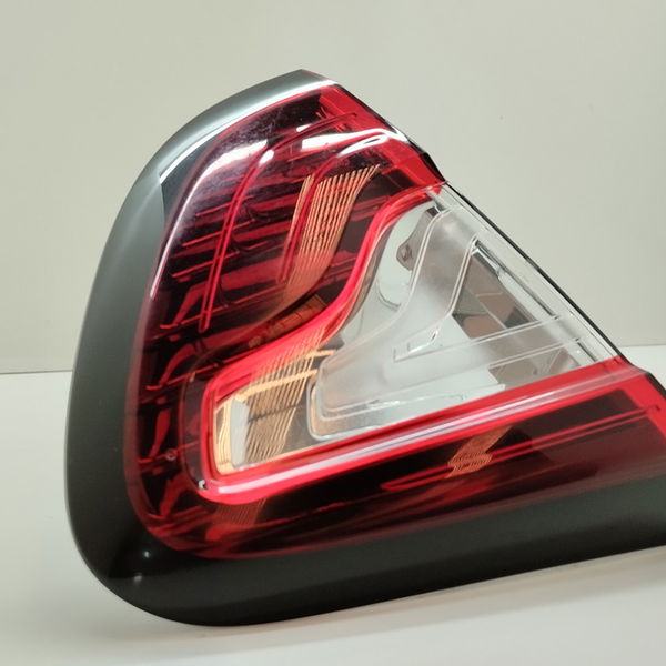 Lanterna Tampa Traseira Esquerda Renault Captur 1.6 2019