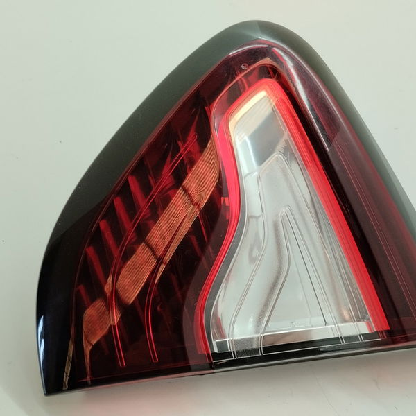 Lanterna Tampa Traseira Direita Renault Captur 1.6 2019