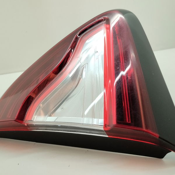 Lanterna Tampa Traseira Direita Renault Captur 1.6 2019