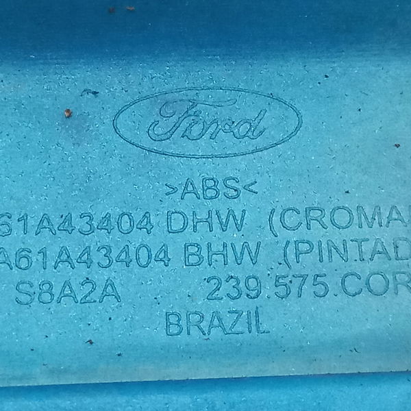 Aplique Acabamento Tampa Traseira Ford Fiesta 1.6 2015