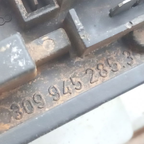 Lanterna Traseira Esquerda Com Detalhe Vw Parati Cl 1.6 1994