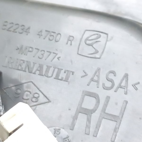 Acabamento Coluna Traseira Direita Renault Captur 1.6 2019