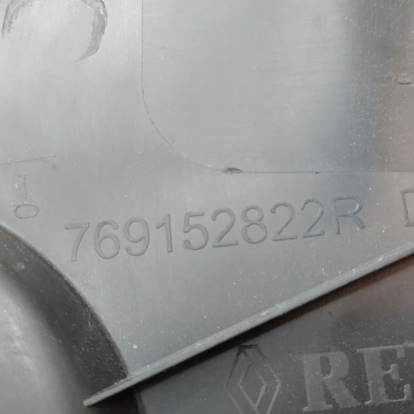 Acabamento Coluna Central Direita Renault Captur 1.6 2019