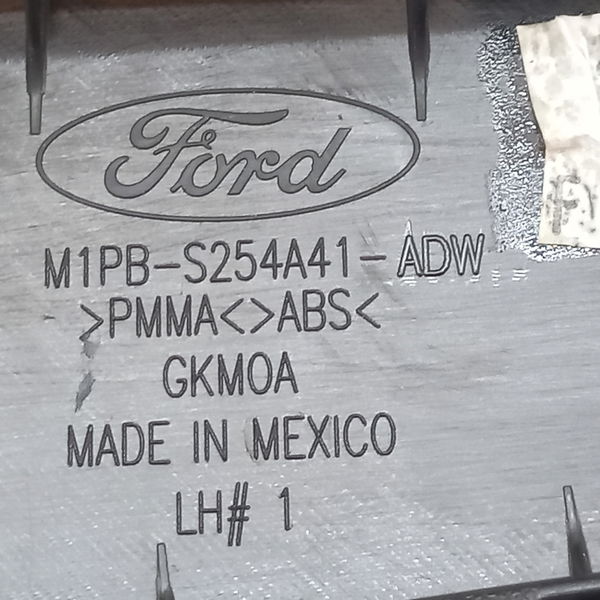 Acabamento Porta Traseira Esquerda Detalhe Ford Bronco 2021