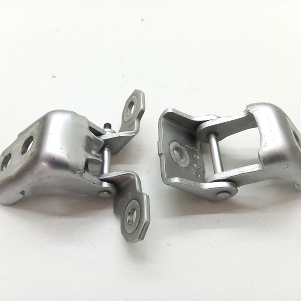 Dobradiça Porta Traseira Esquerda Renault Captur 1.6 2019