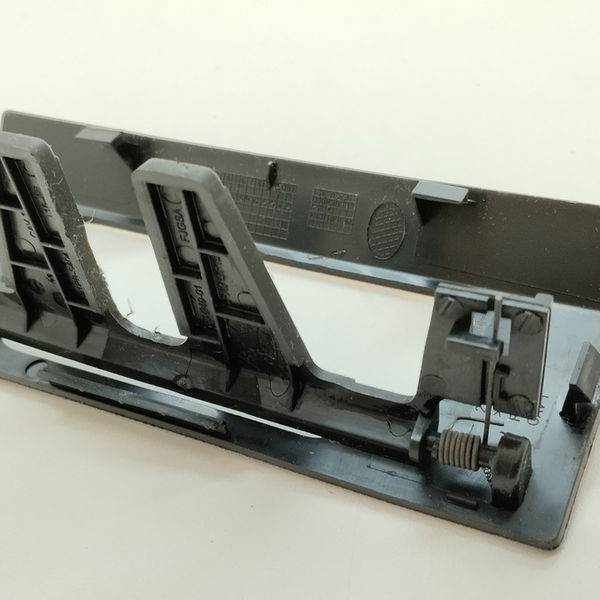 Moldura Da Fechadura Porta Mala Ford Bronco 2.0 2021