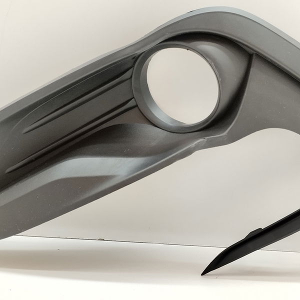 Moldura Farol De Milha Direito Com Detalhe Ford Ka 2019