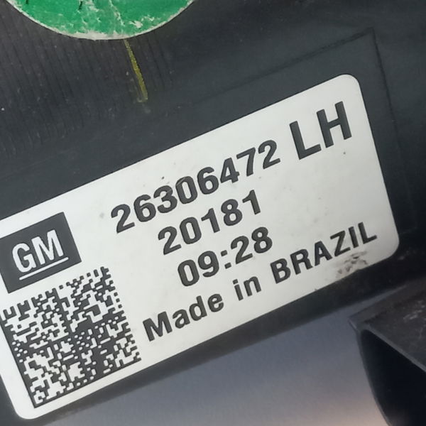 Farol Esquerdo Com Detalhe Chevrolet Tracker 12t 2021