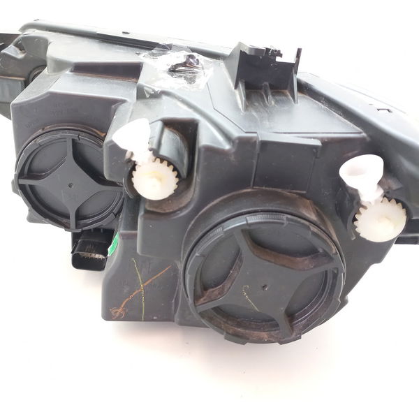 Farol Direito Com Detalhe Chevrolet Tracker 12t 2021