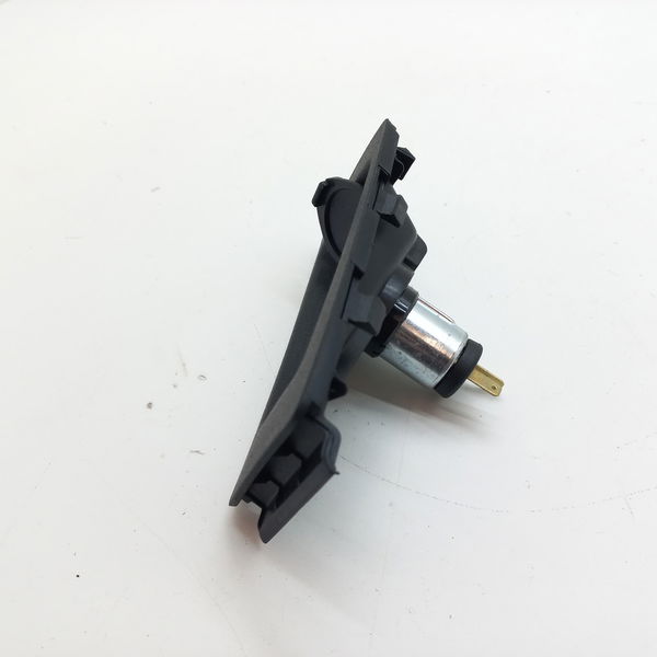 Moldura Tomada 12v Toyota Corolla Xei 2.0 2017