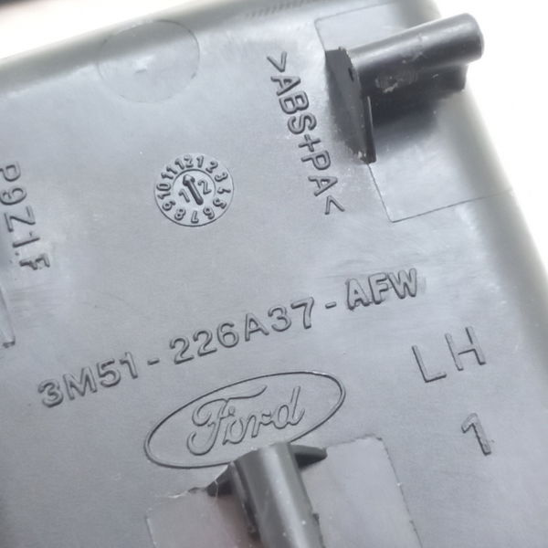 Moldura Maçaneta Traseira Esquerda Ford Focus 1.6 2013