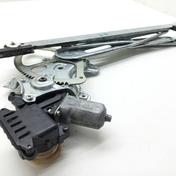 Maquina De Vidro Dianteiro Direito Toyota Corolla 2.0 2017