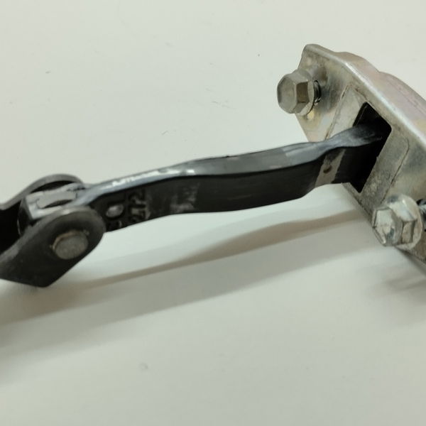Limitador Porta Dianteira Direita Hilux Sw4 Diesel 2011