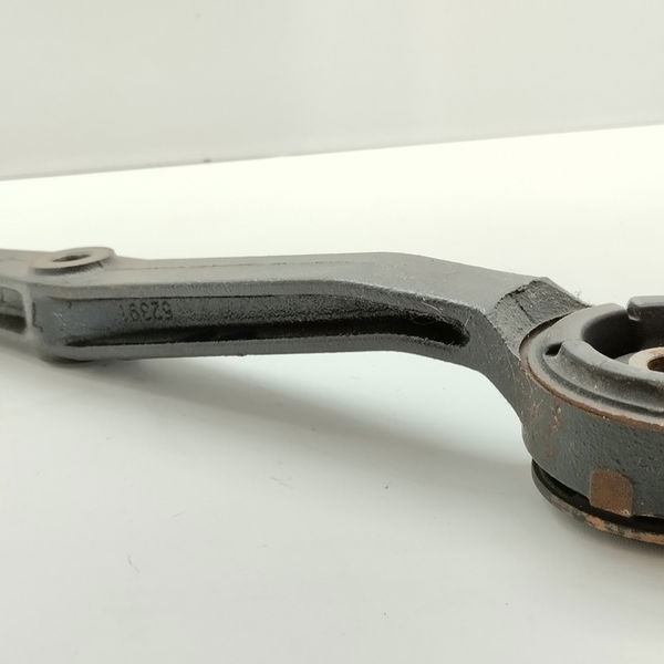 Suporte Diferencial Dianteiro Direito Hilux Sw4 Diesel 2011